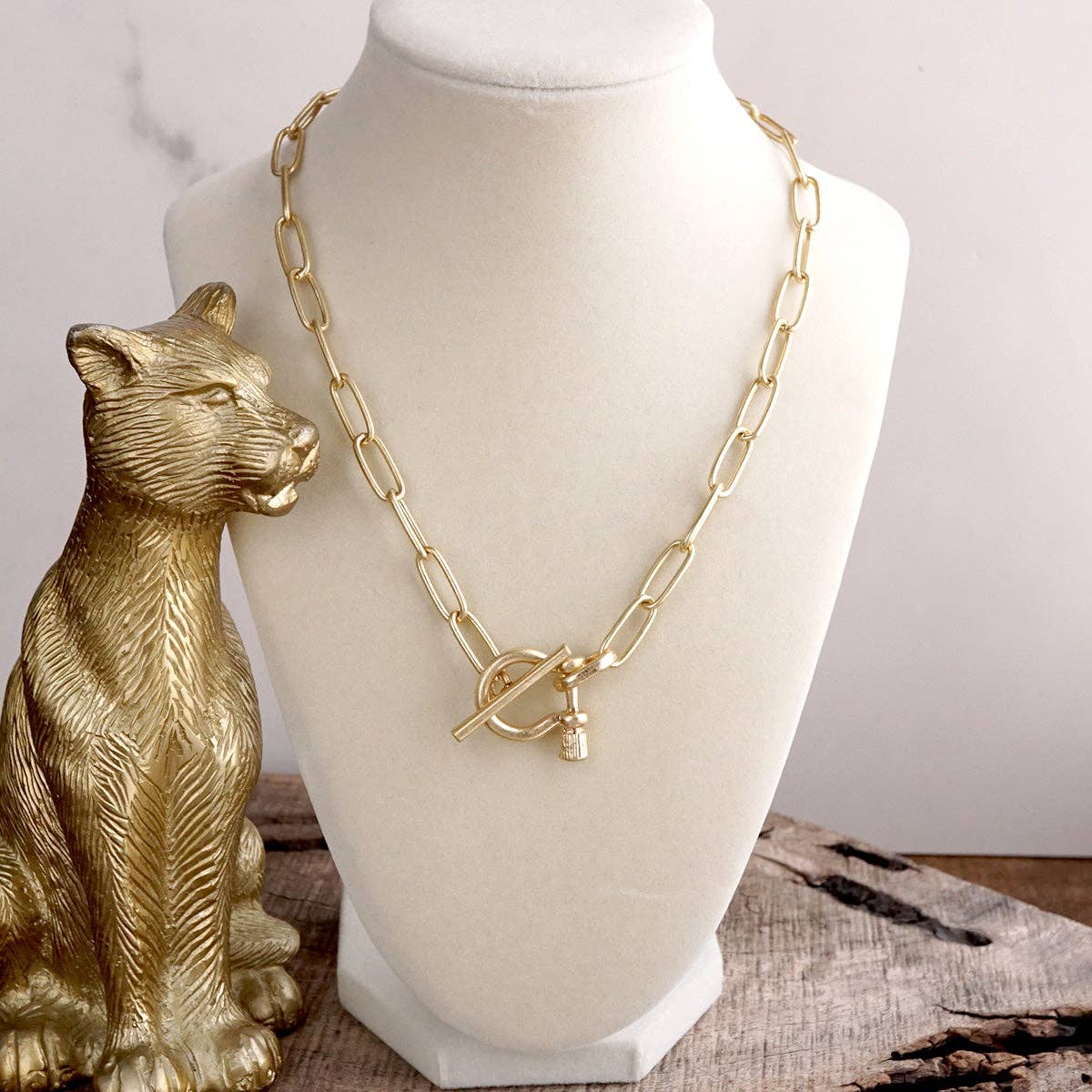 Shackle Chain Necklace